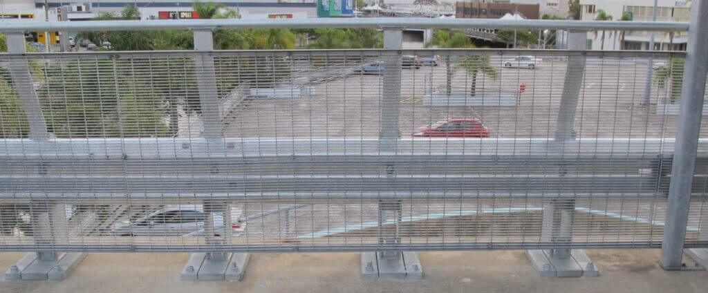 RHINO STOP 240 Car Park Guardrail System